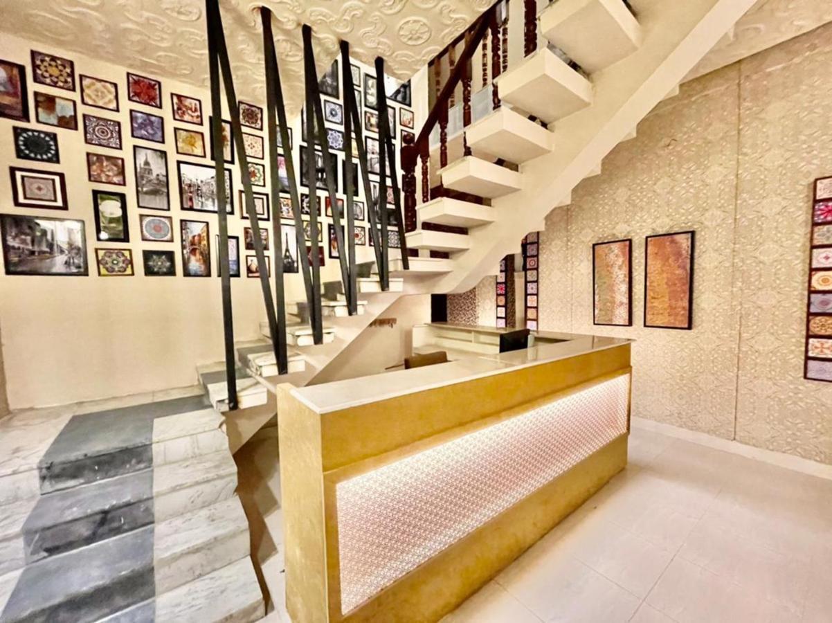 Shelton Hotel Mardan Esterno foto