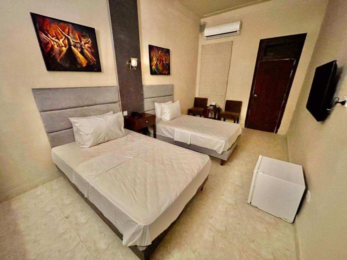 Shelton Hotel Mardan Esterno foto