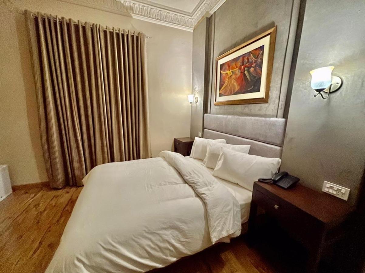Shelton Hotel Mardan Esterno foto