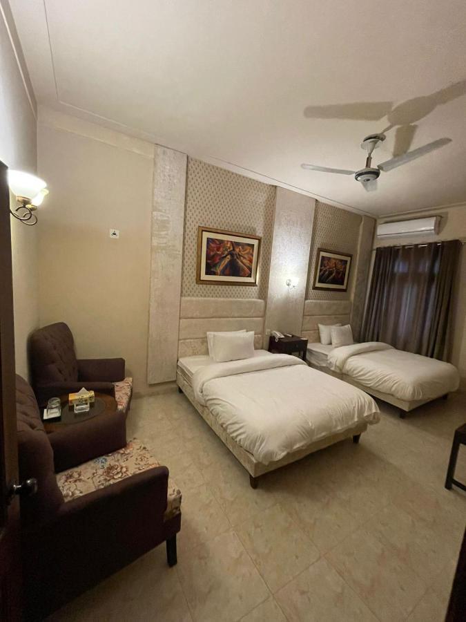 Shelton Hotel Mardan Esterno foto