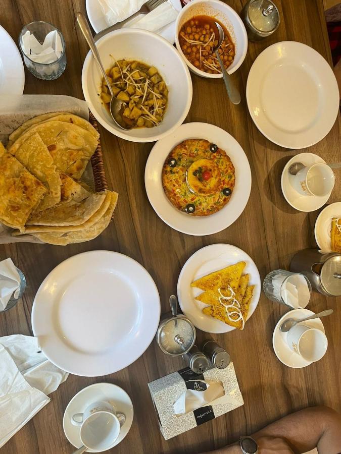 Shelton Hotel Mardan Esterno foto